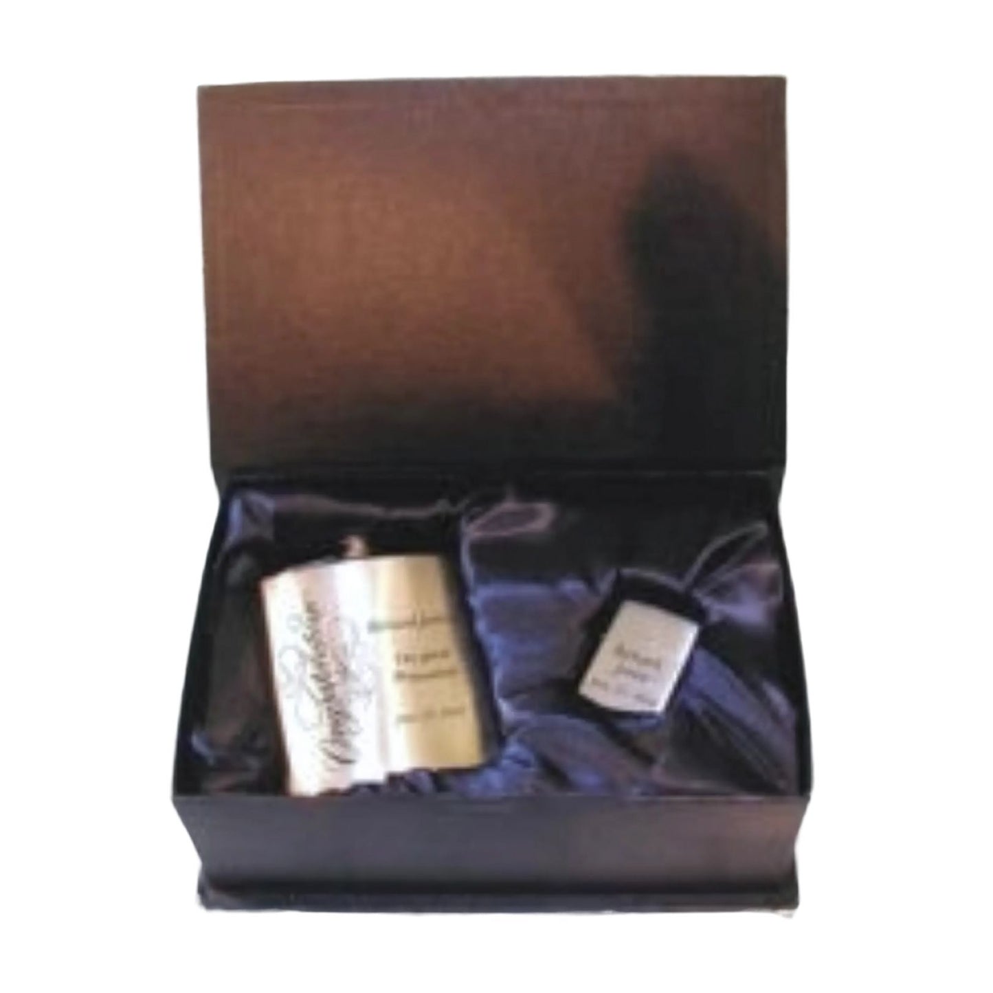 Set de regalo con frasco grabado y Zippo