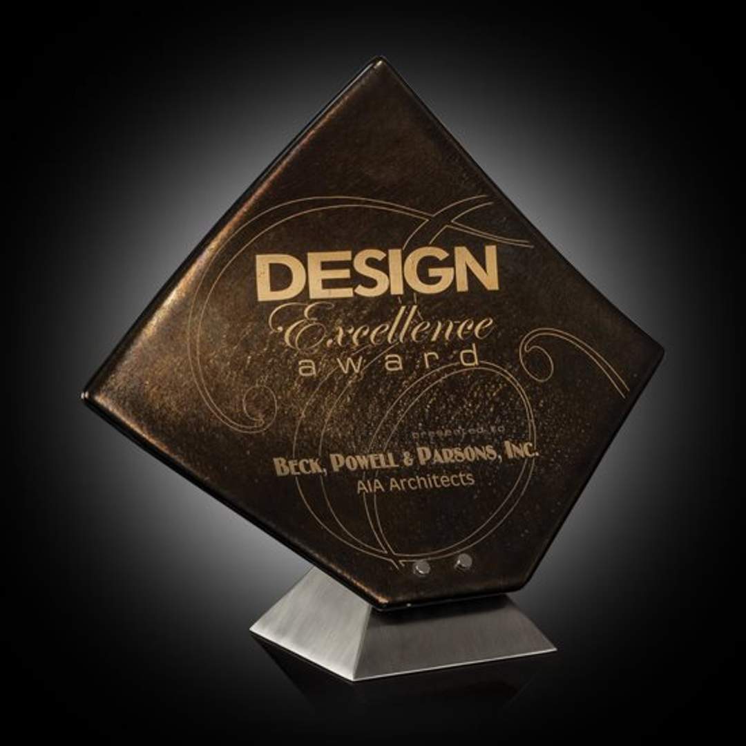 Premio de vidrio artístico metálico grabado sobre base de metal ~ Ghesseh