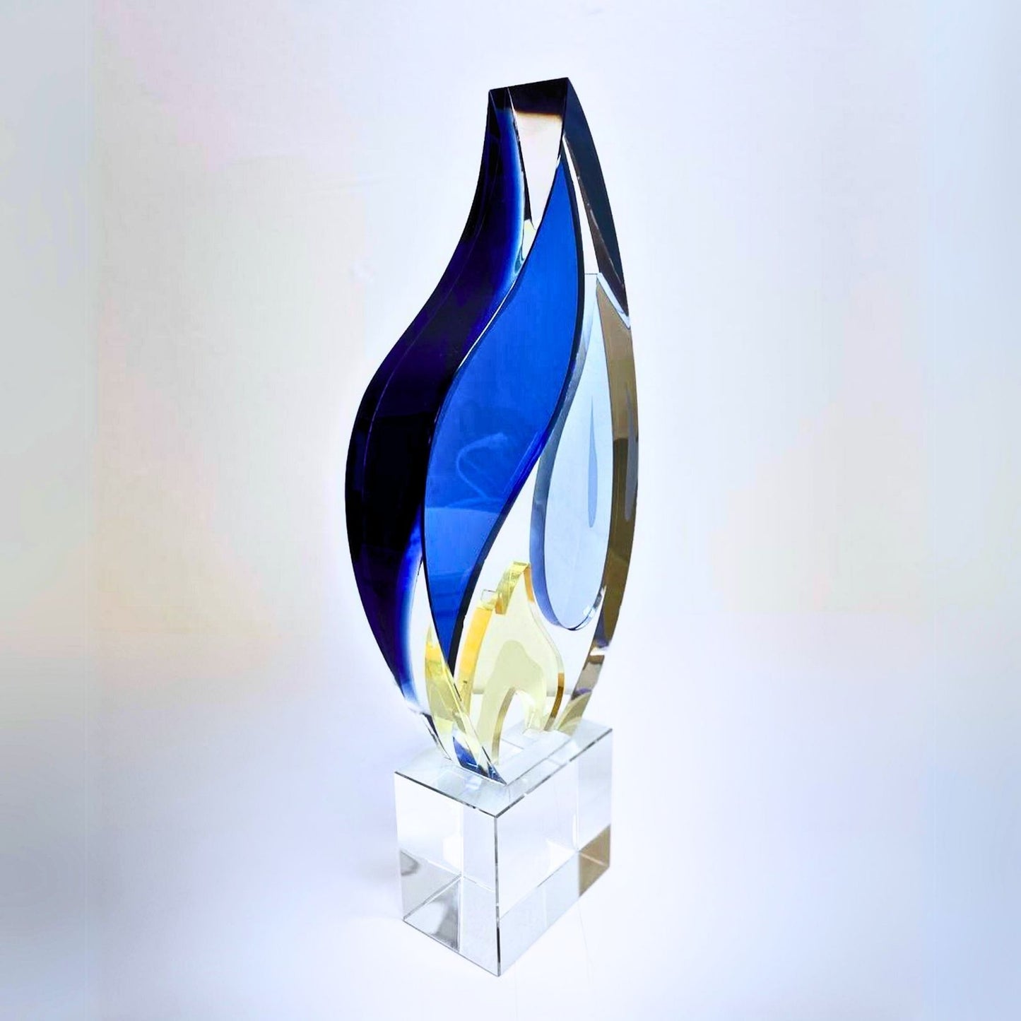 Premio de vidrio artístico azul grabado con llama ~ Trailblazer