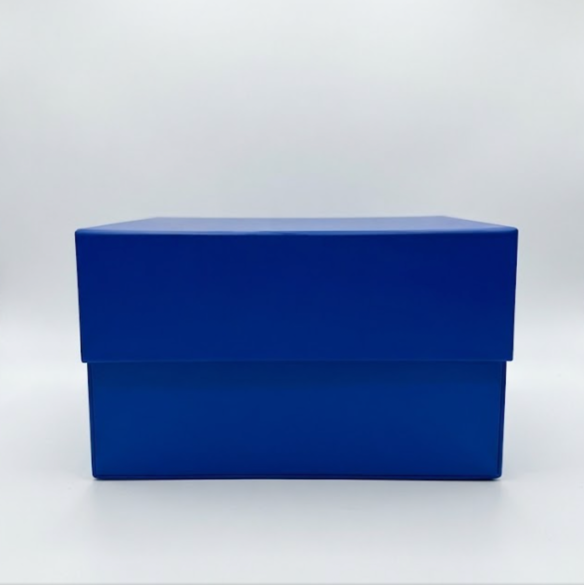 Caja de regalo cuadrada de lujo de tamaño mediano