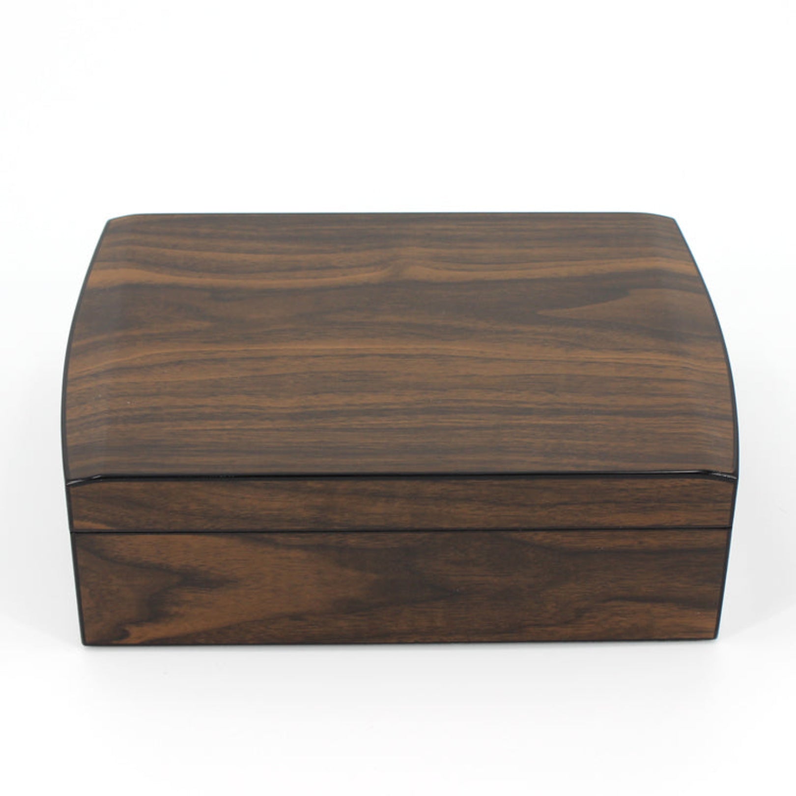 Front closed view of humidor

