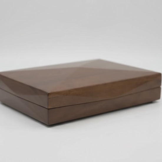 Personalized Wooden Keepsake Box with Geometric Lid Video showing internal and external dimensions 