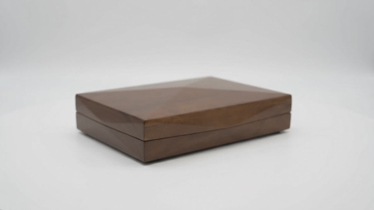 Personalized Wooden Keepsake Box with Geometric Lid Video showing internal and external dimensions 